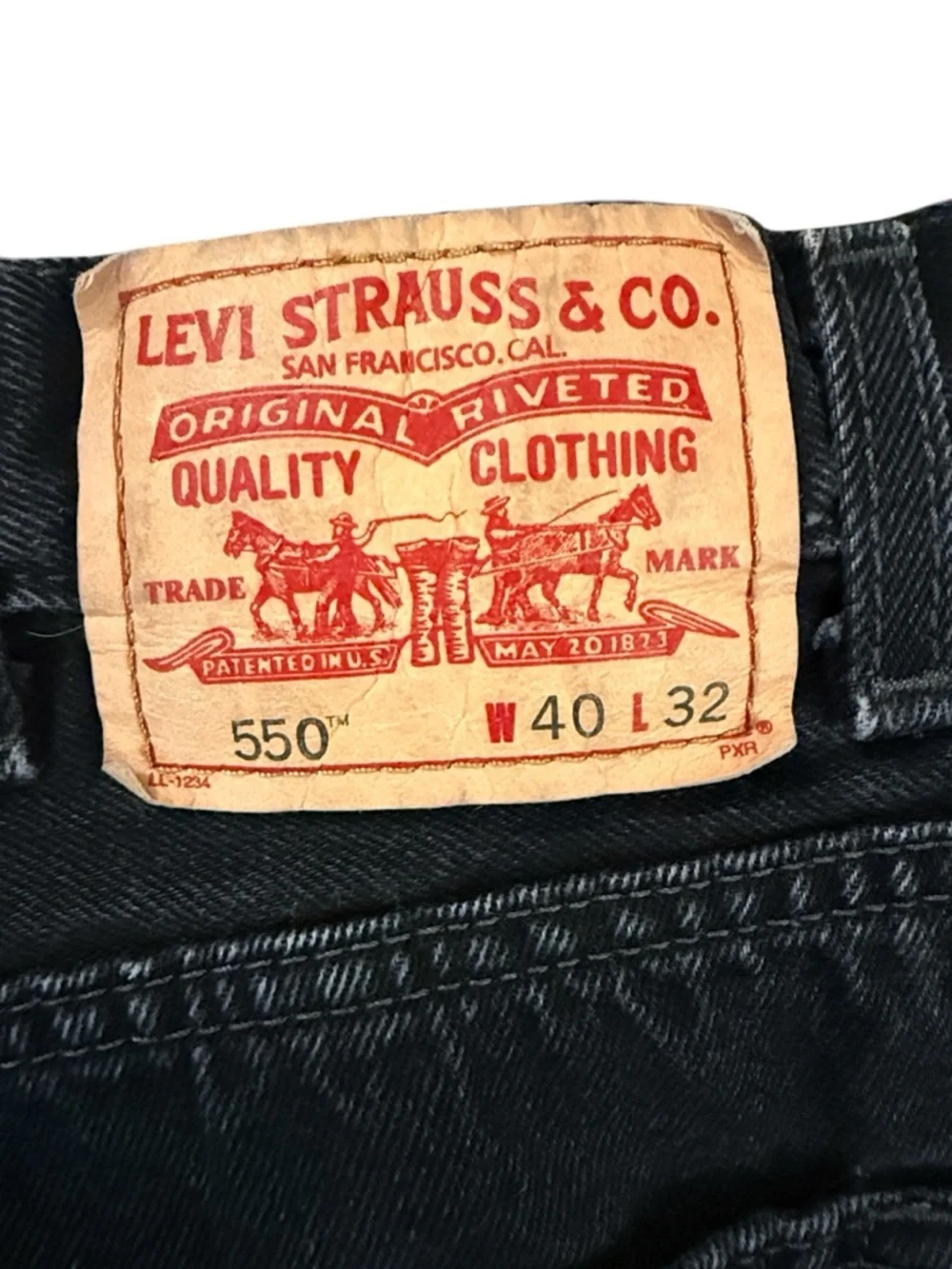 Vintage 2006 Levi’s 550 Relaxed Fit Black Jeans 40x32 Fits 36x30 Y2K Dad Denim